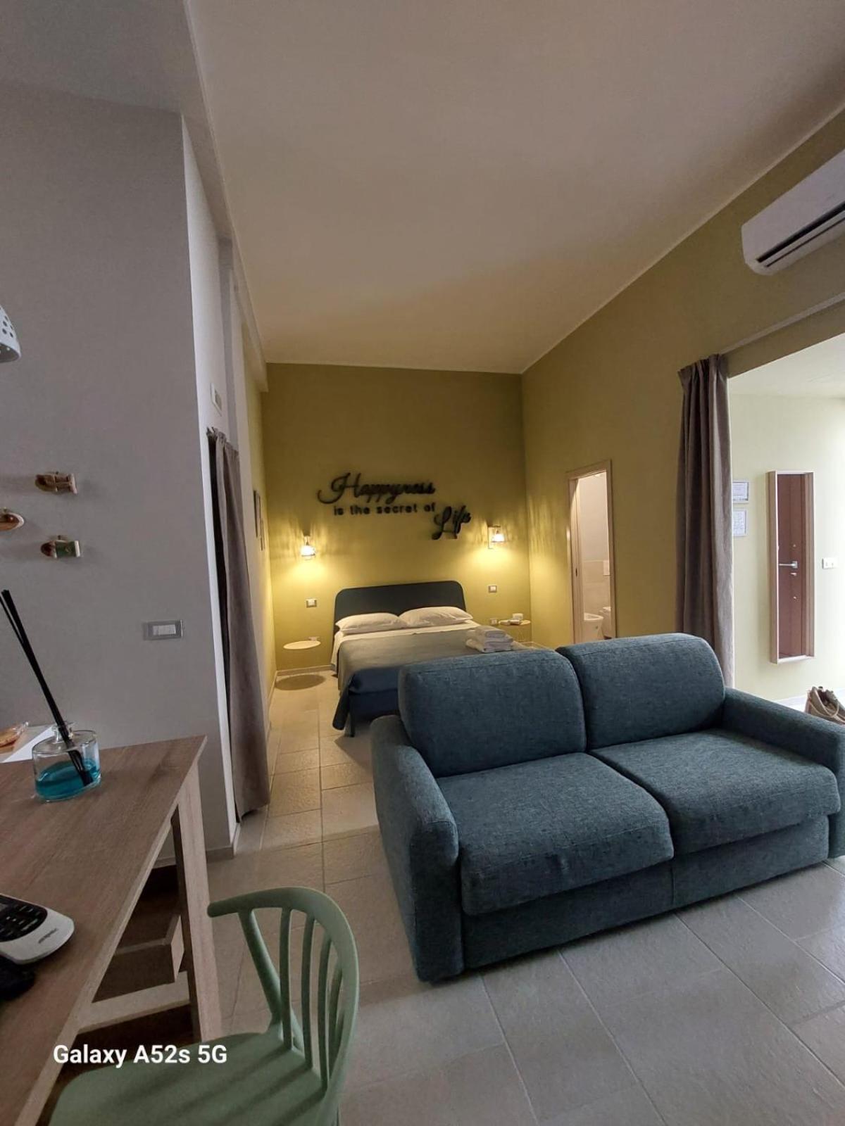 דירות טרני Happynesshouse_Locazione Turistica מראה חיצוני תמונה